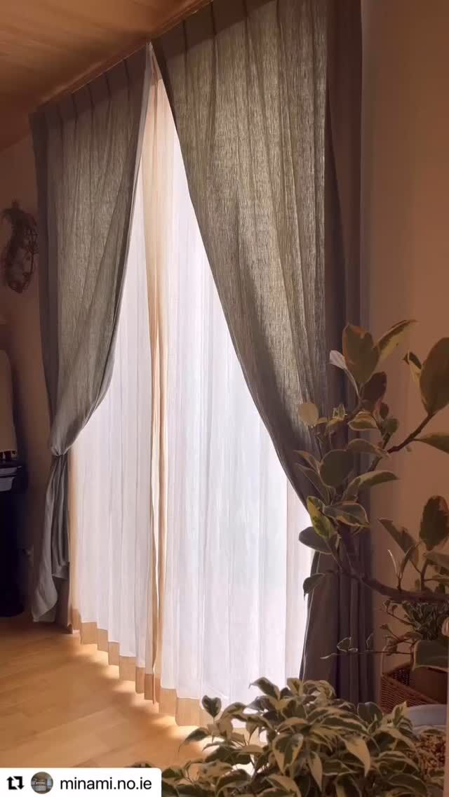 @minami.no.ie with さま
素敵な動画の投稿ありがとうございました♪

・・・・・・・・

＊
Curtain🌿

おはようございます

今日はみなみ史上最大の当選品となりました
素敵すぎるカーテンのご紹介です♡

あの老舗カーテンメーカーの
川島織物セルコンさまより
レースカーテンが届きました♡

はい
可愛すぎて大優勝

プレーンのリネンカーテンから
レースのお上品カーテンへ

雰囲気も変わって
ラグジュアリー感が増したと思いませんか？😍

川島織物セルコン
カタログitto

品番：TT 9302 (BR)
　　　オフシェイド クラス4
仕様：ヨコ使いウエイトテープ付
　　　2倍ヒダ

川島織物セルコンさま
この度はこんなに素敵なプレゼントを
ありがとうございました♡

長く大切にさせていただきます✨
@kawashimaselkon_official 
@itto_kscofficial 

#PR 
#川島織物セルコン #カーテン #レースカーテン 
#メインカーテン #itto #オシャレカーテン 
#トルコ刺繍 #カーテンのある暮らし 
#谷川建設 #ナチュラルモダン #当選品

・・・・・・・・

※こちらの投稿は許可を頂いた上でシェアしております