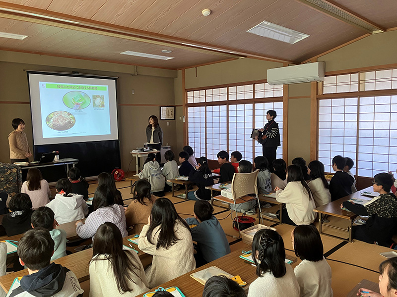 桃山小学校と鳳徳小学校で「環境学習授業」を実施しました